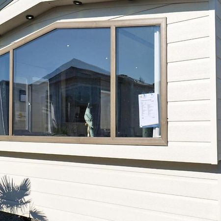 Camping Zavelbos Superior Chalet Maaseik Esterno foto