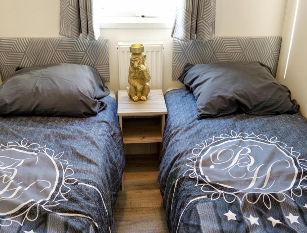 Camping Zavelbos Superior Chalet Maaseik Esterno foto